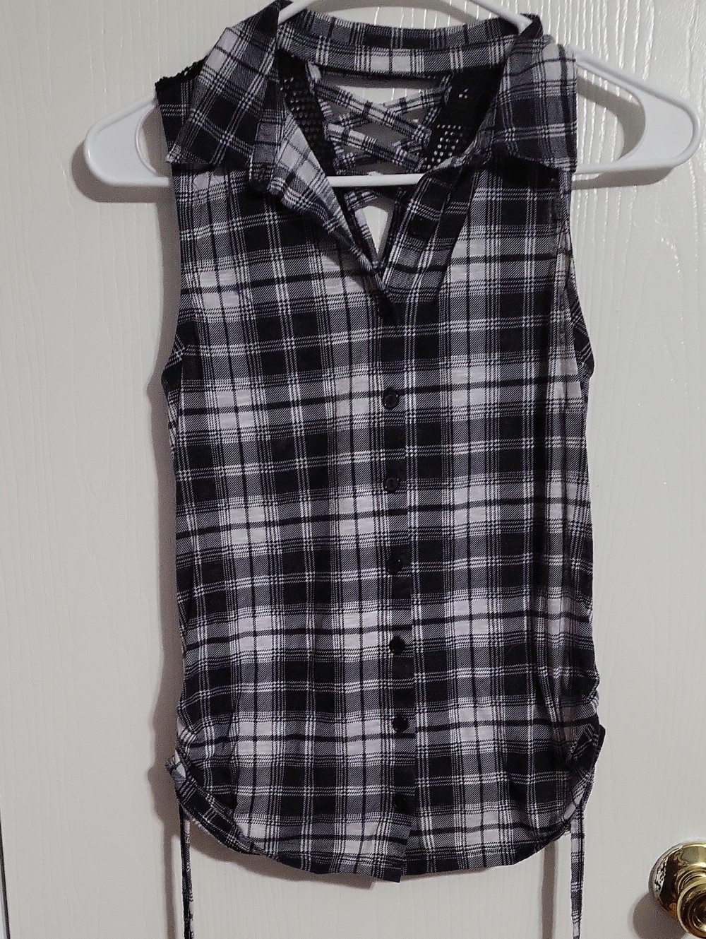 Shirt-No Boundaries Black & White Plaid Sleeveless #3200